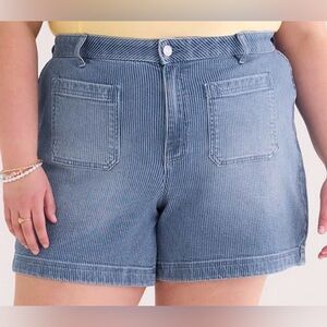 🆕 d/C Jeans - Denim Shorts with Railroad Stripes Curvy Fit